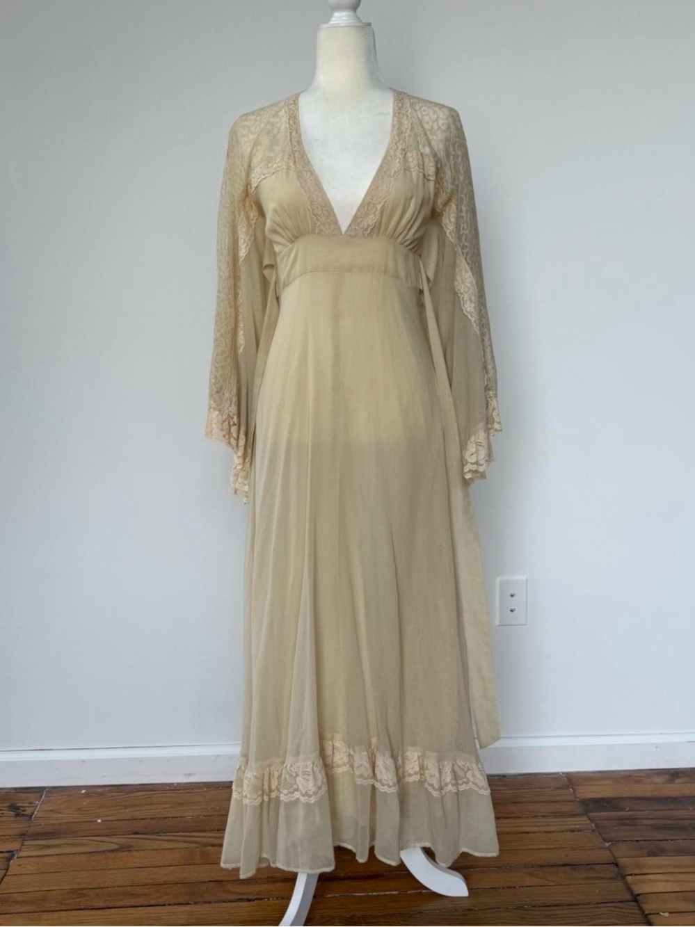 Vintage rare gunne sax cream dress
